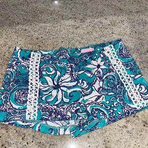 ✳️ Lilly Pulitzer Liza Shorts in "Montauk Sea Foam Green" Print Size (4)